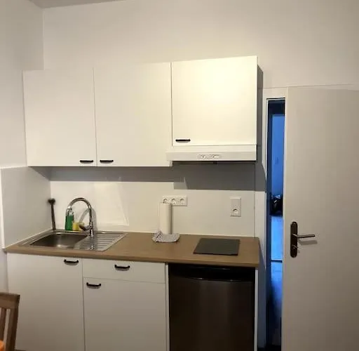 Jaybnb - Geraeumiges Am Hafen Von Apartment